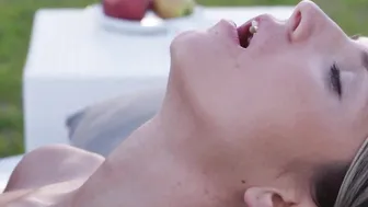 JOYMII - Dirty Gina Gerson Makes A Sex Clip With Her Hung Bf Inside A Outdoor Park