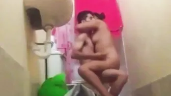 I boned my bestfriend inside the WC