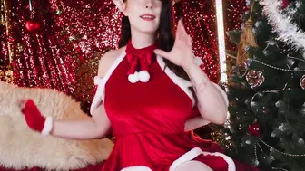 Elf fucks her New Years snatch - MollyRedWolf
