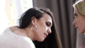 Asian trans Kasey Kei licks interviewer