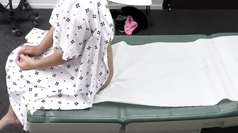 Doctors porn video – Teen brunette seduces doctor to have sex
