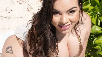 Fisherman fucks super curvy bikini babe from the beach