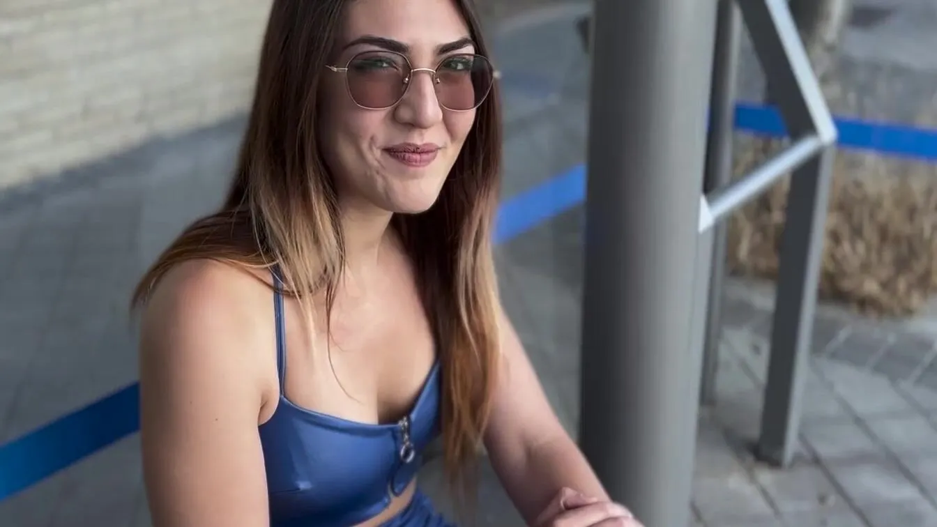 Italian is caught on the street 4kPorn.XXX