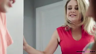 Mom's Hot Tutor Gives A Lesson In Pleasure