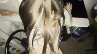 Jizzed while she plays dota two - Cream Performance