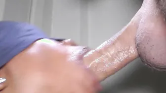 Chocolate skilled mouth extracts man milk from a gigantic white penis