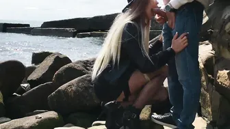 Risky Outdoors Fucking With Adorable Blonde Into Pantyhose On Beach