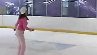 Solo teen fingering her tight pussy