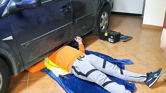Freaky wifey receives internal cummed from the mechanic