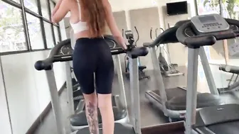 Man porn video – A man secretly recorded women inside the gym on the scene went up to her and offered oral sex into the WC