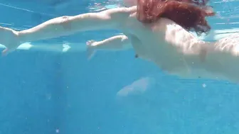 Voluptuous booty and pointy nipples slim MILF Nicole