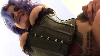 Alexxa Vice bitch with big tits loves nasty perversions