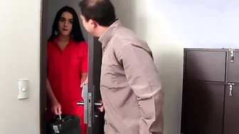 beautiful shemale Mariana Lins takes 2 dicks in her ass