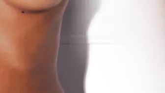 Flexible ebony dancer exposes her boobs