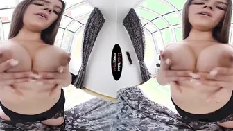 VR Babe Of The Day