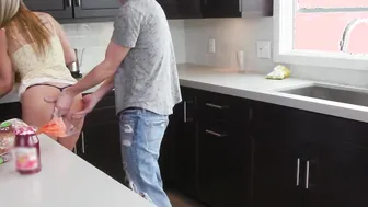 mom babysitters freeused by lusty young dude