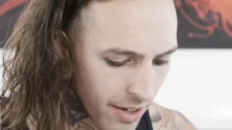 Irresistible tranny facialized after passionate lovemaking