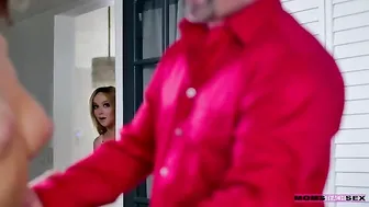 Sitting On Santas Lap - S14:E7