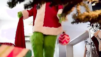 Sleeping porn video – Cindy Lou Who and her adopted sis Sister Who are sleeping peacefully as the Grinch sneaks inside to steal their