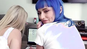 Lily Larimar and her friend Jewelz Blu are doing their homework on the computer while