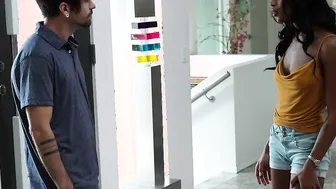 Black Beauty Babe Lacy London's Pizza Delivery Guy Gets More Than He Ordered