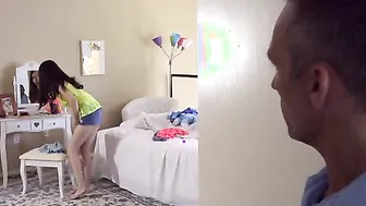 Clothes porn video – Juicy Girl Jericha Jem knows that her stepdad Marcus London has the hots for her but shes not aware how