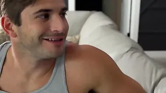 Kind porn video – Nathan Bronson suspects that his stepsister Lilly Bell is kind of balls. He decides to set Lilly up by letting