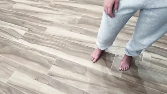 Stepmom helps stepson with boner problem