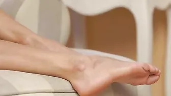 Keeping porn video – Leanne Lace is working rough on keeping fit as she works up a sweat inside