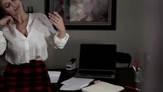 MILF boss takes a wild ride on her employees big dick