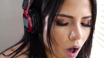 Massive booty Latina bounces on cock after glory hole suck