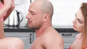 Bisexual threesome home fun