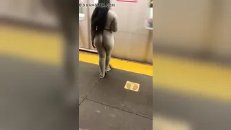 Juicy Soft Phat Azz Wobbling butt no draws