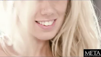 Blonde inside pantyhose ride her finger fuck to an extreme orgasm