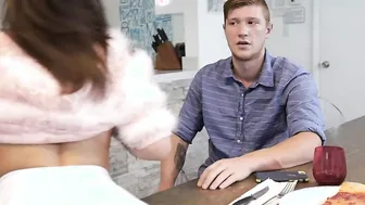 Petite Sex Princess Puts Out