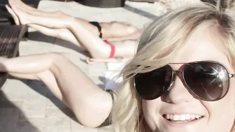 Wild Party Weekend - College Girls Get Naughty in Florida