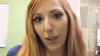 Redhead MILF Lauren Phillips