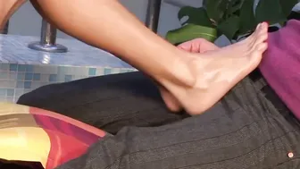 Jasmine Rouge Gives a Dirty Foot Job