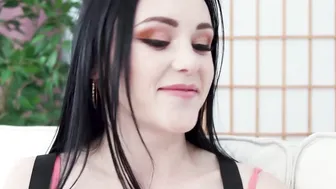 Lesbian ladies use dildo and tongues to satisfy pussies