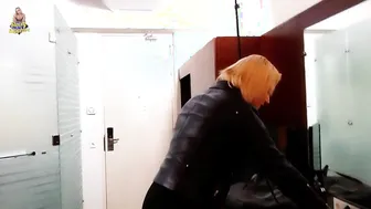 Fucking Roomservice ( Blonde getting Creampied )