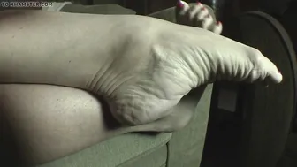 88. Cannot deny worshipping her toes