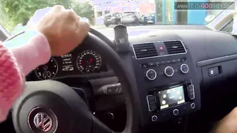 Blonde milf Im VW-BUS GEBUMST