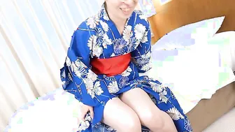 Momoko Azuma returns to our studios and wears a yakata to masturbate