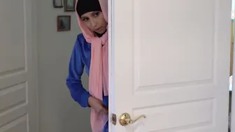 Arab teen practicing on guys big cock