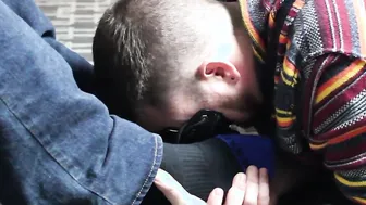 Perverted hunk likes to worship feet and suck those toes