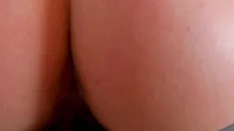 Fit Milf With Perfect Ass In Yoga Pants Fucks After Workout