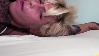 Vicky Hundt: Finds Some Cock On A Dating App