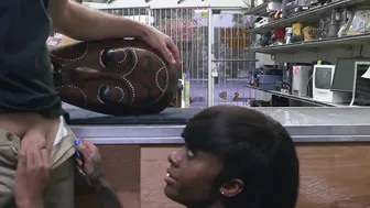 Inked ebony Lexxi Deep dicked after pawnshop blowjob