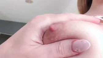 Handsome gal pussy pounded by flat chested chick with dick