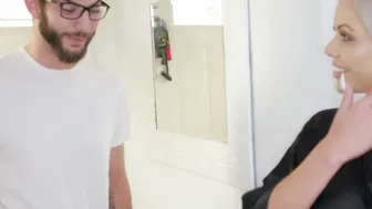 Phat booty MILF deepthroats and rides dick like a pro